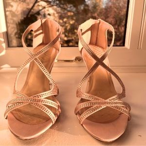 Festive strapping sandals with rhinestones. Size 6.5